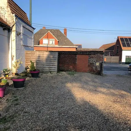 Chaussee De Lille Maison d'hôtes *